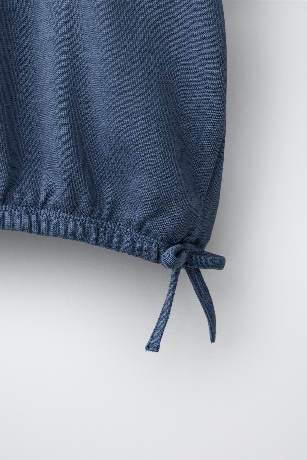 КОМПЛЕКТ ИЗ ФУТБОЛКИ С ЗАВЯЗКАМИ И БРЮК-ДЖОГГЕРОВ