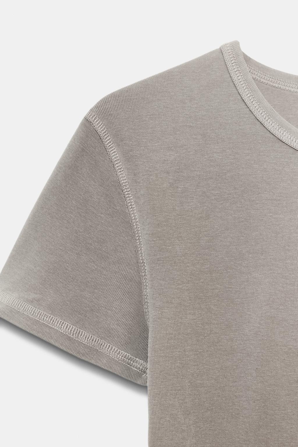 ФУТБОЛКА С НАДПИСЬЮ И КОРОТКИМИ РУКАВАМИ