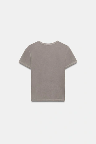 Футболка с надписью и короткими рукавами