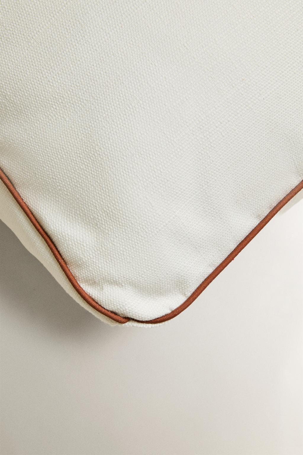 Текстильная подушка для скамейки с обшивкой