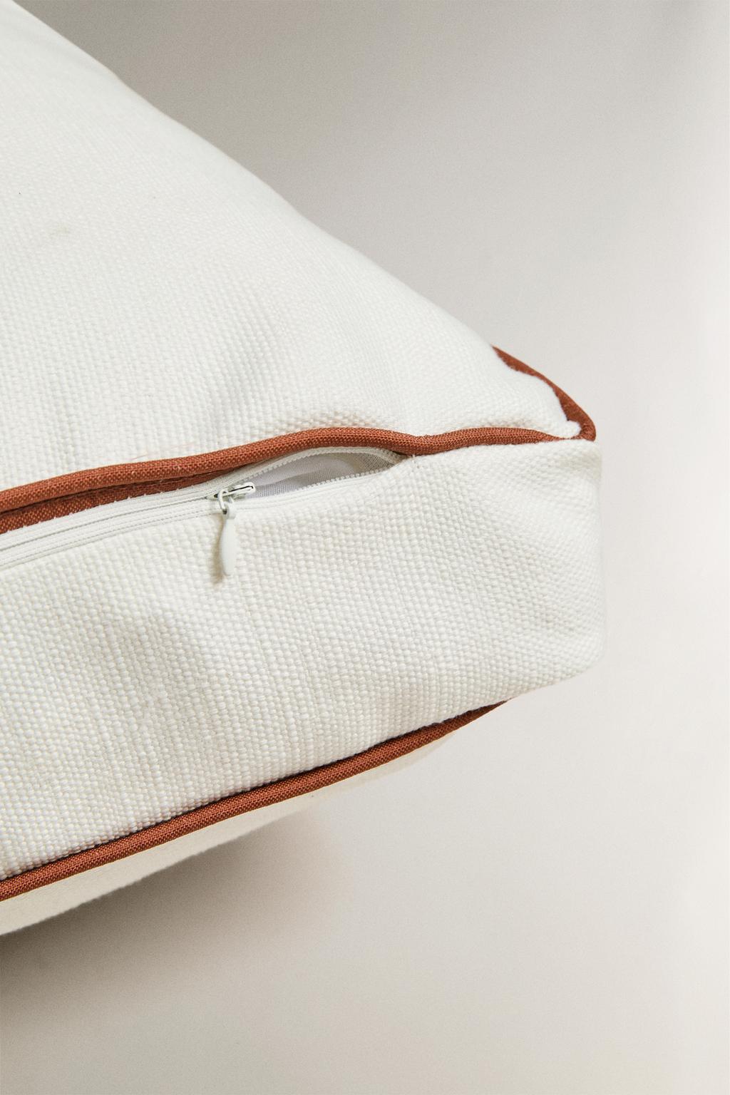 Текстильная подушка для скамейки с обшивкой