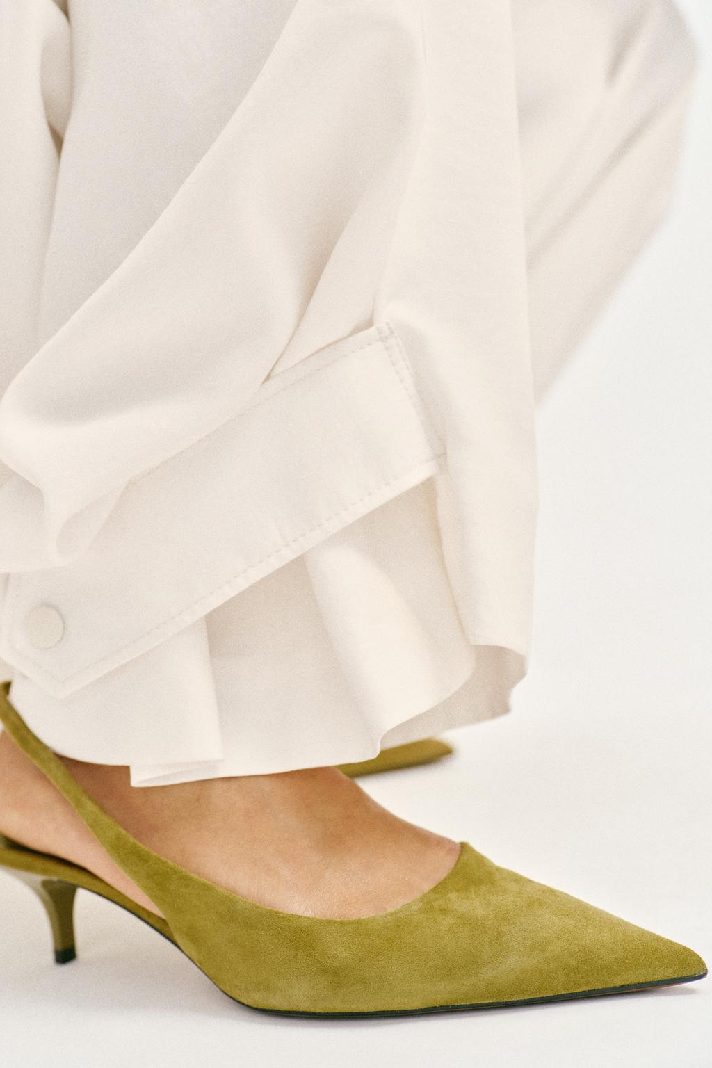 ТУФЛИ-МЮЛИ ИЗ ЗАМШИ НА СРЕДНЕМ ТОНКОМ КАБЛУКЕ