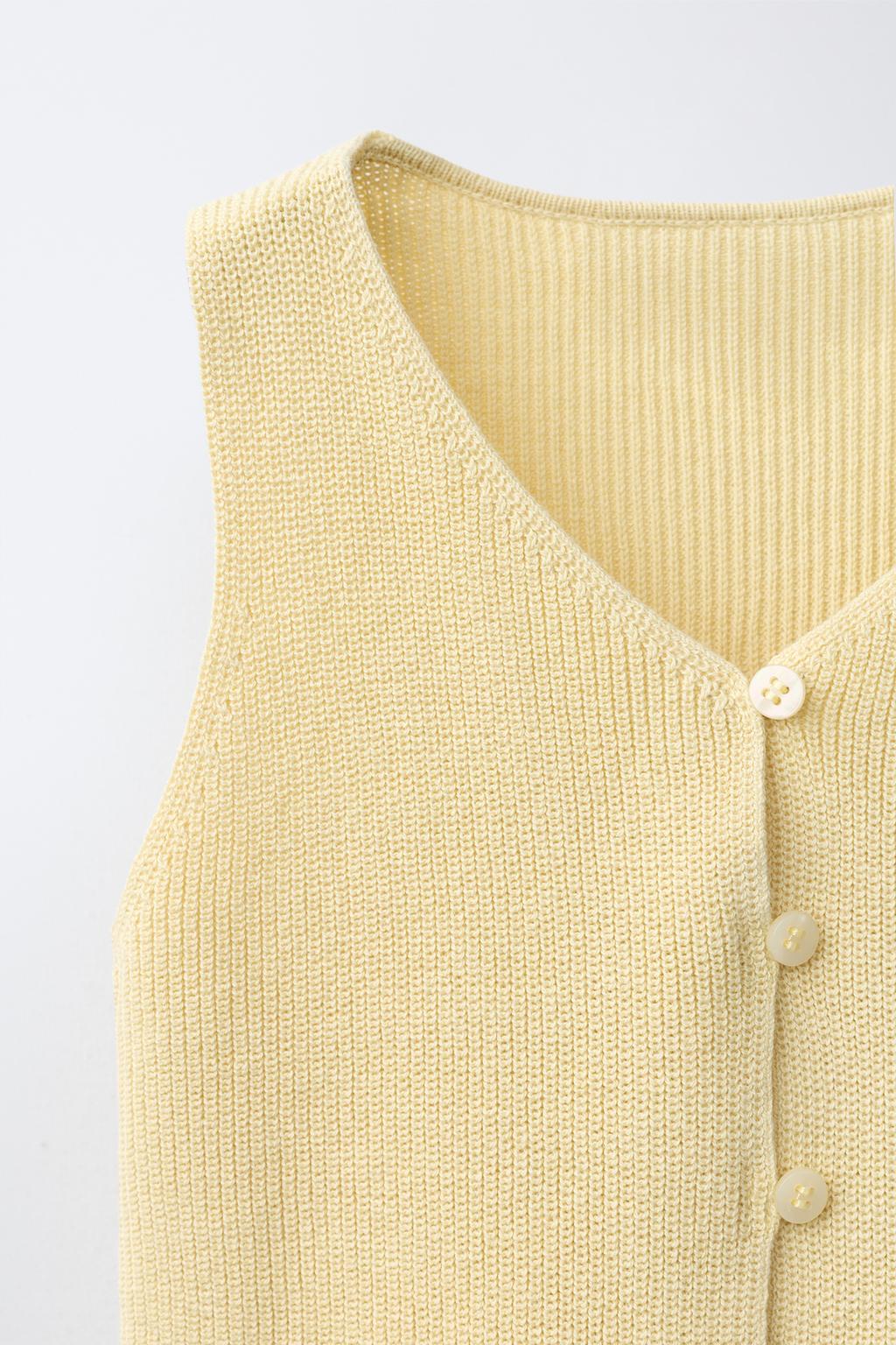 ТРИКОТАЖНЫЙ ТОП С ПУГОВИЦАМИ