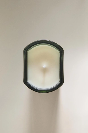 (220 г) ароматичная свеча sea salt & cedar- Заказать в России