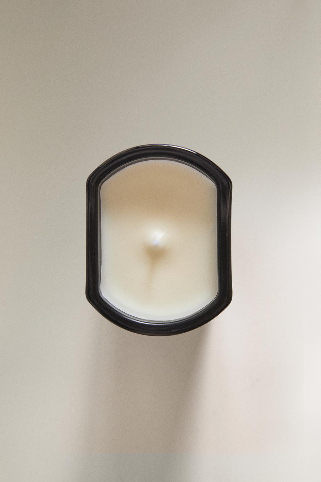 (220 г) ароматичная свеча с пикантным ароматом сандала