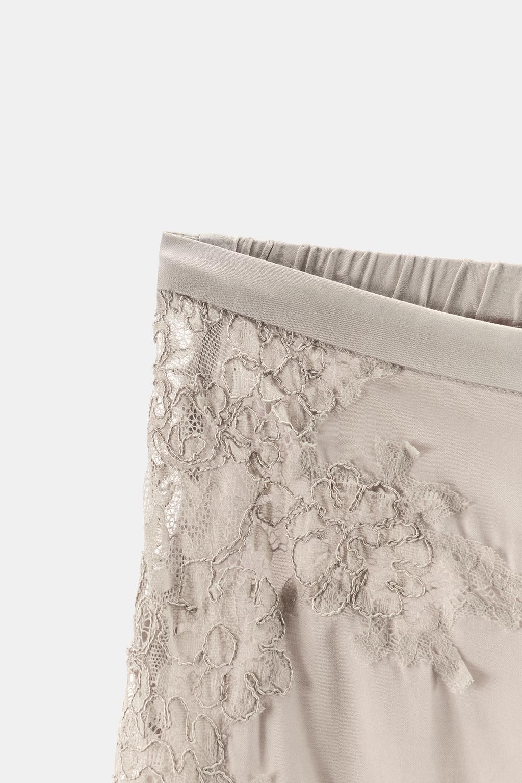 АТЛАСНЫЕ БРЮКИ С КРУЖЕВОМ И РАЗРЕЗАМИ