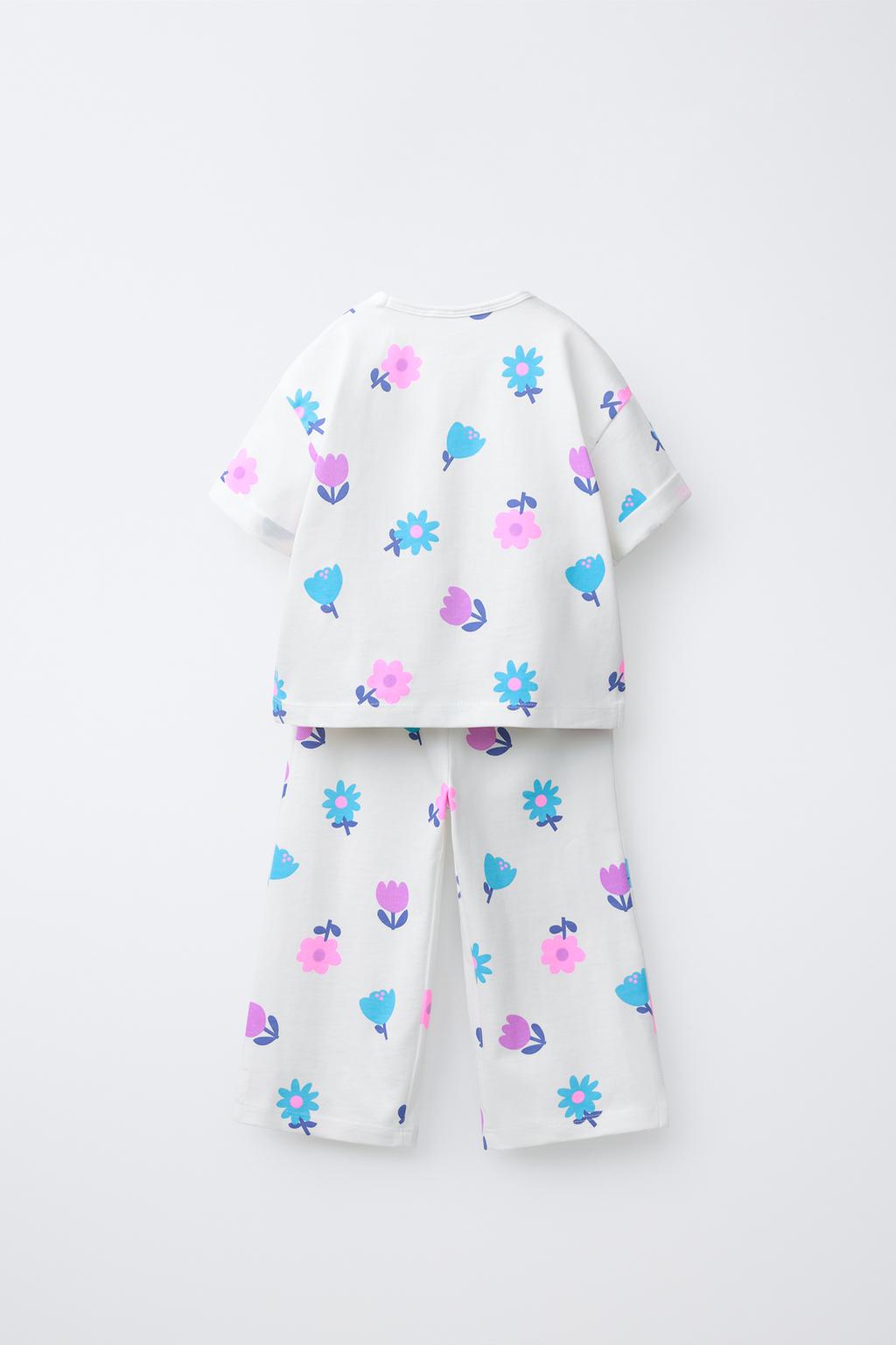 КОМПЛЕКТ ИЗ ФУТБОЛКИ И БРЮК-ДЖОГГЕРОВ С ПРИНТОМ