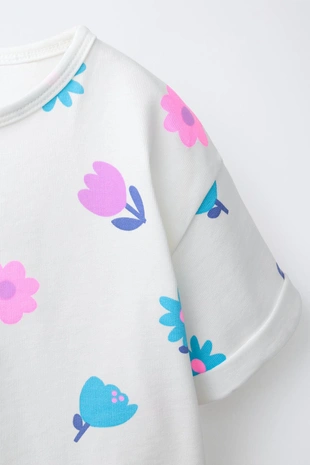 Комплект из футболки и брюк-джоггеров с принтом- Заказать в России