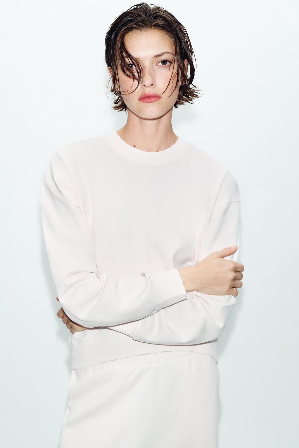 ТОЛСТОВКА ИЗ ТКАНИ С ЭФФЕКТОМ ПОТЕРТОСТИ