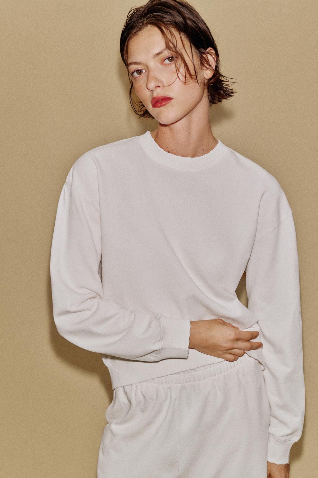 ТОЛСТОВКА ИЗ ТКАНИ С ЭФФЕКТОМ ПОТЕРТОСТИ