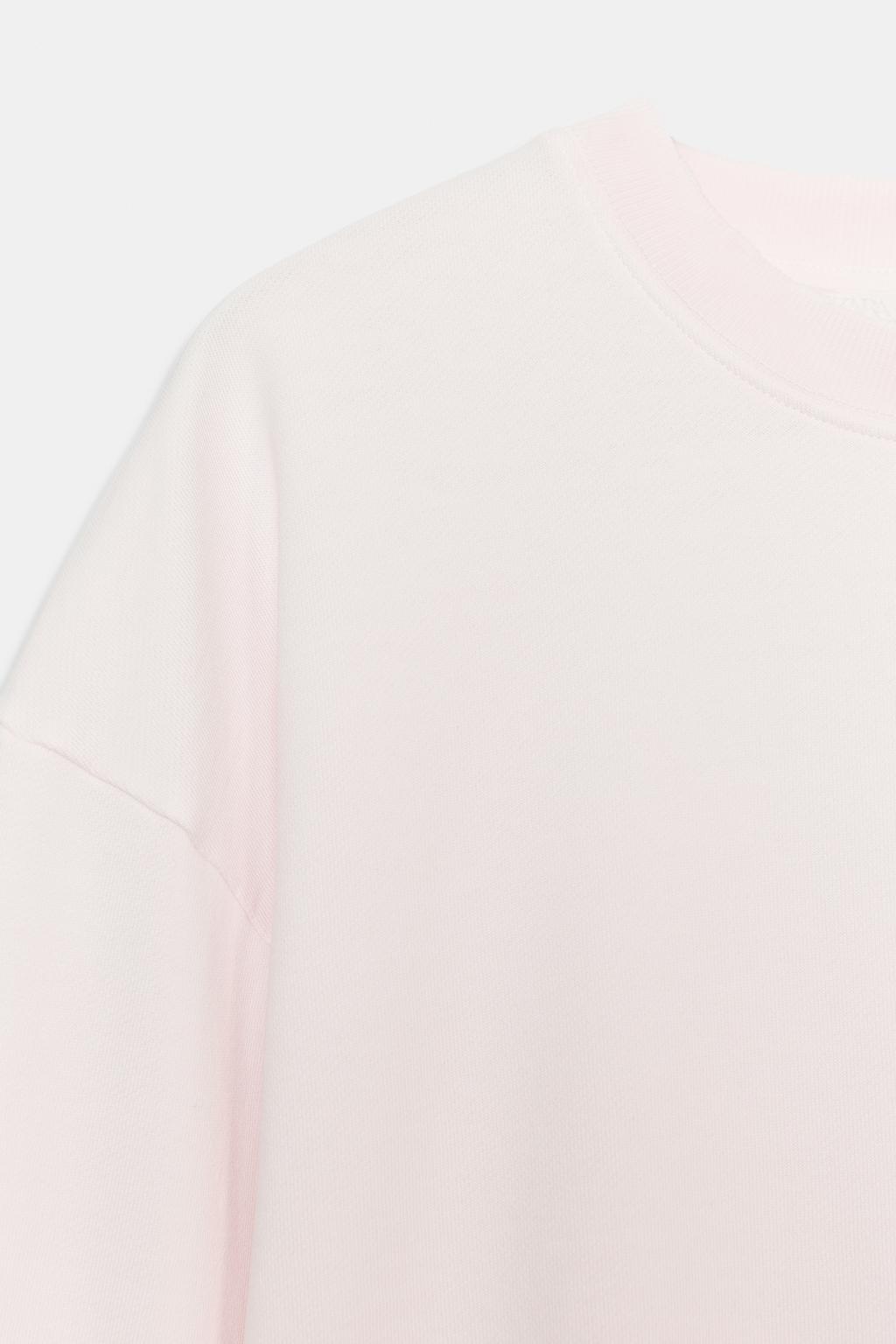 ТОЛСТОВКА ИЗ ТКАНИ С ЭФФЕКТОМ ПОТЕРТОСТИ