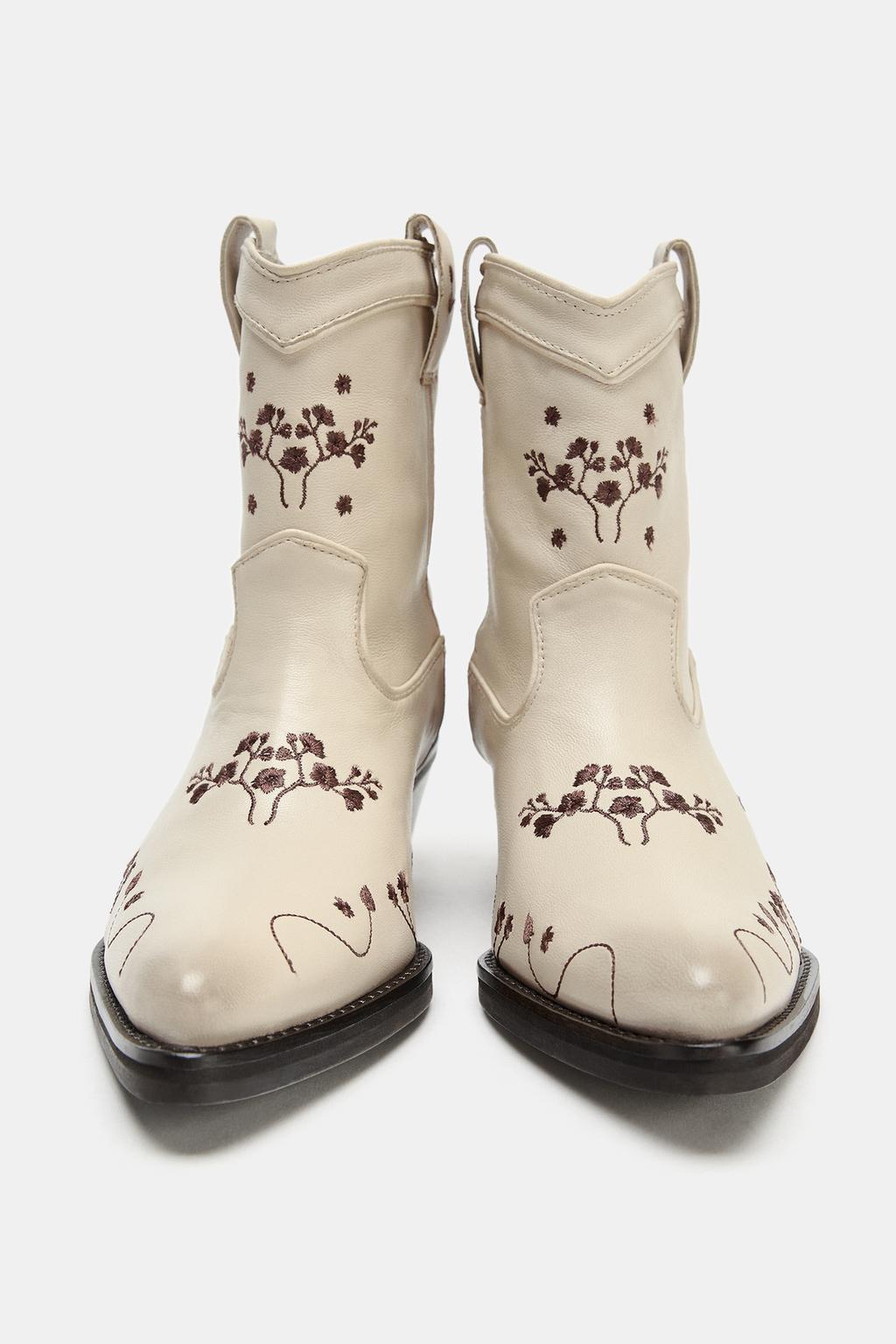 КОЖАНЫЕ БОТИЛЬОНЫ В КОВБОЙСКОМ СТИЛЕ С ВЫШИВКОЙ