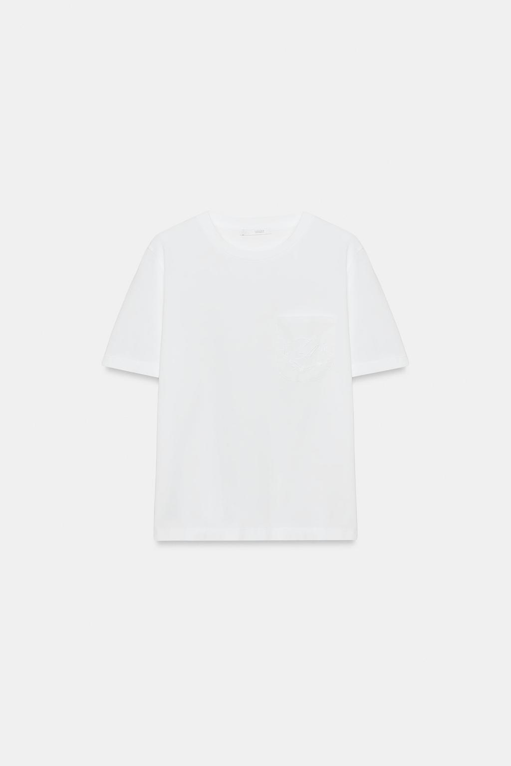 ФУТБОЛКА С ВЫШИВКОЙ НА КАРМАНЕ