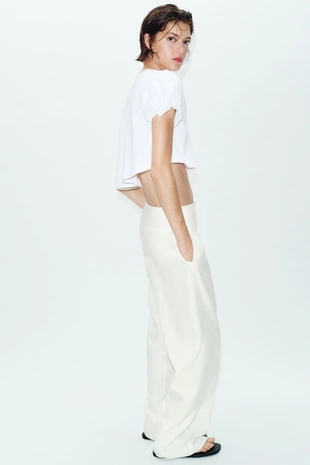 Укороченная футболка с объемными рукавами