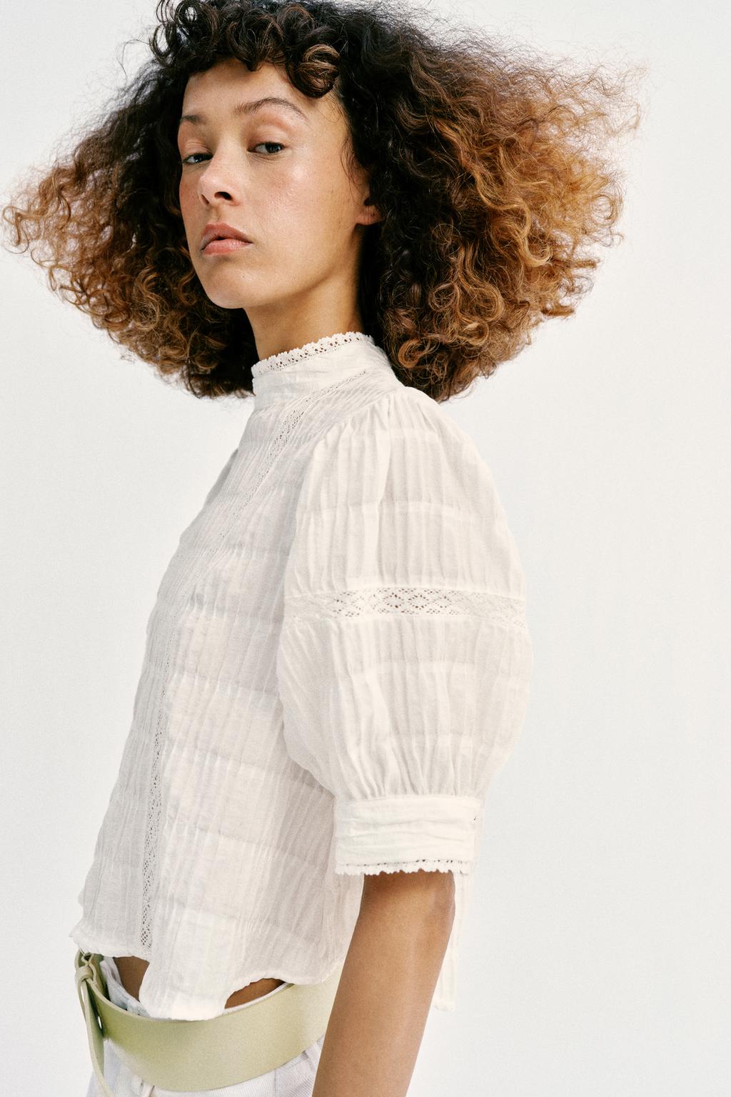 РУБАШКА С КРУЖЕВОМ И РУКАВАМИ-БУФ