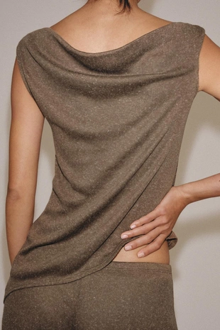 Топ асимметричного кроя в стиле рустик