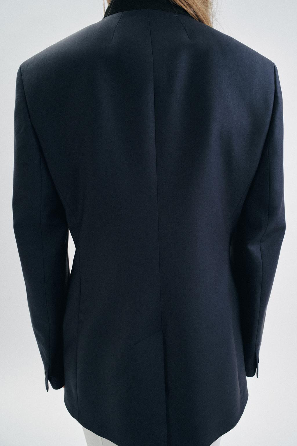 ПРИТАЛЕННЫЙ БЛЕЙЗЕР С КОНТРАСТНОЙ ОТДЕЛКОЙ — ZW COLLECTION