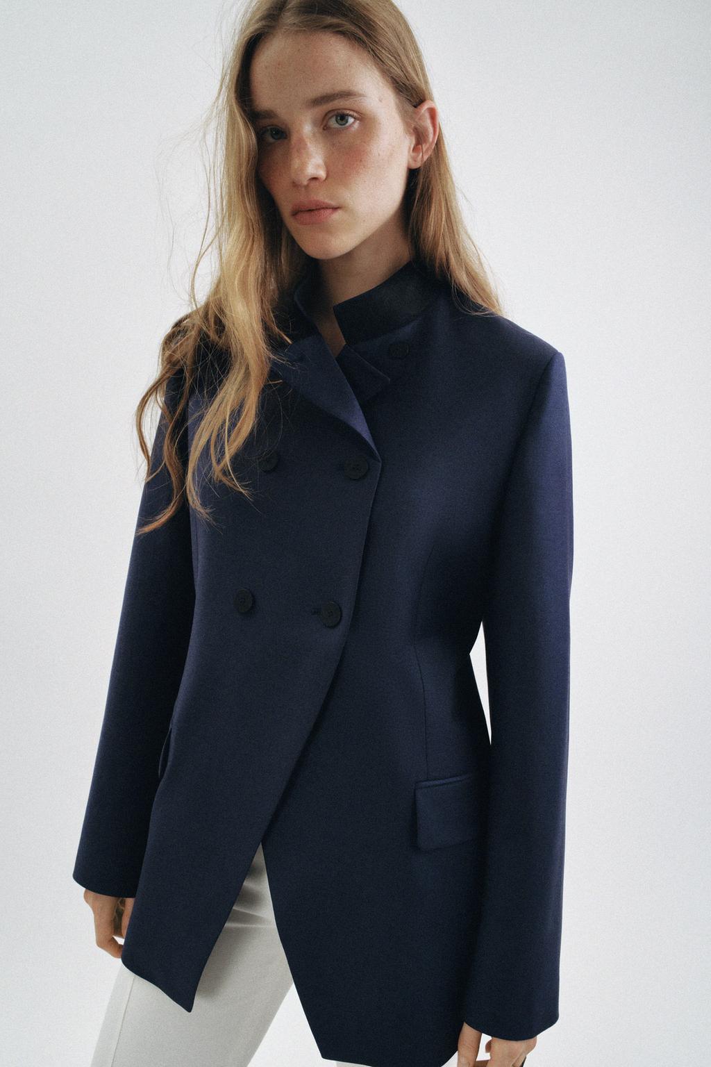 ПРИТАЛЕННЫЙ БЛЕЙЗЕР С КОНТРАСТНОЙ ОТДЕЛКОЙ — ZW COLLECTION