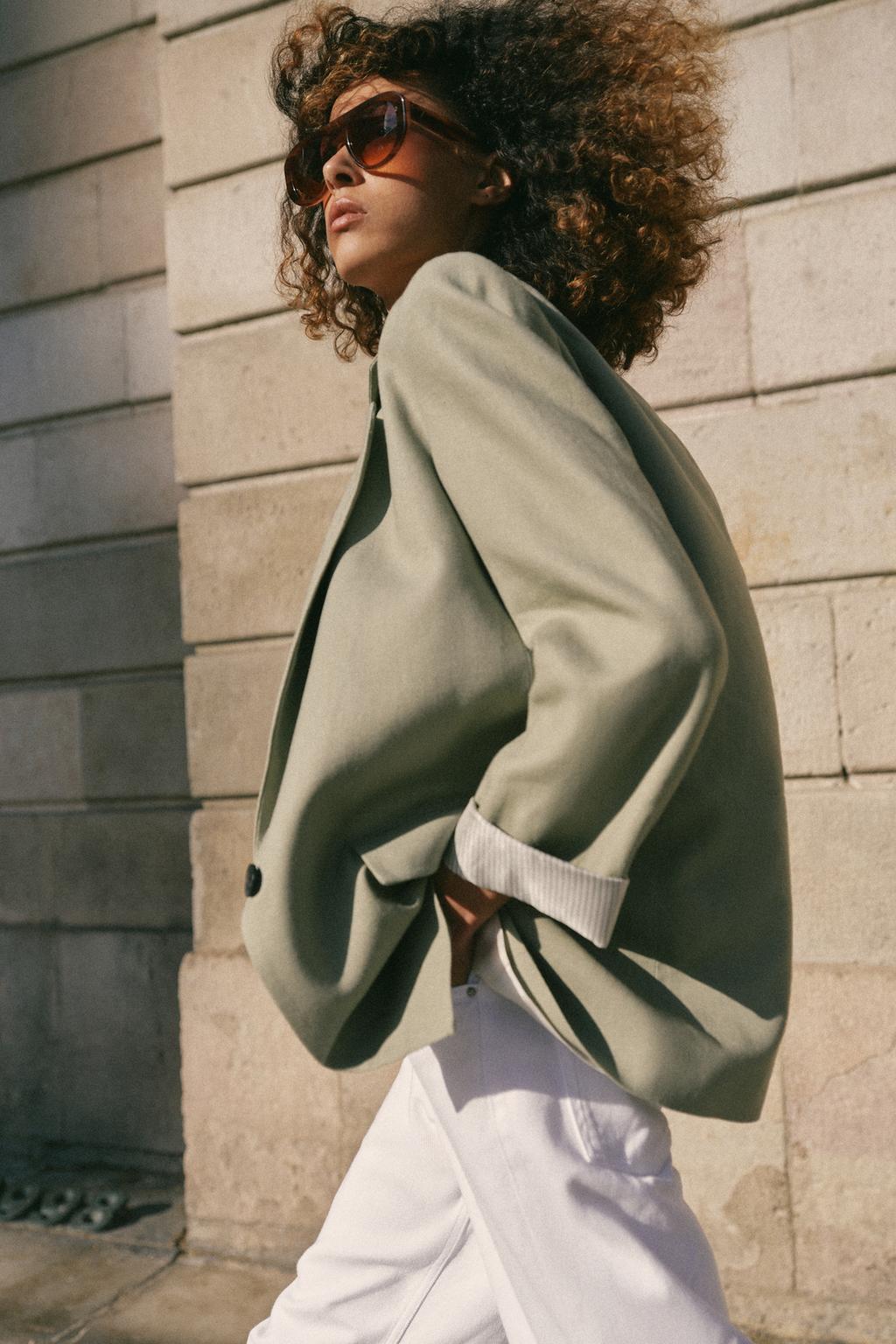 БЛЕЙЗЕР ИЗ СМЕСОВОГО ЛЬНА С ПОДВЕРНУТЫМИ РУКАВАМИ