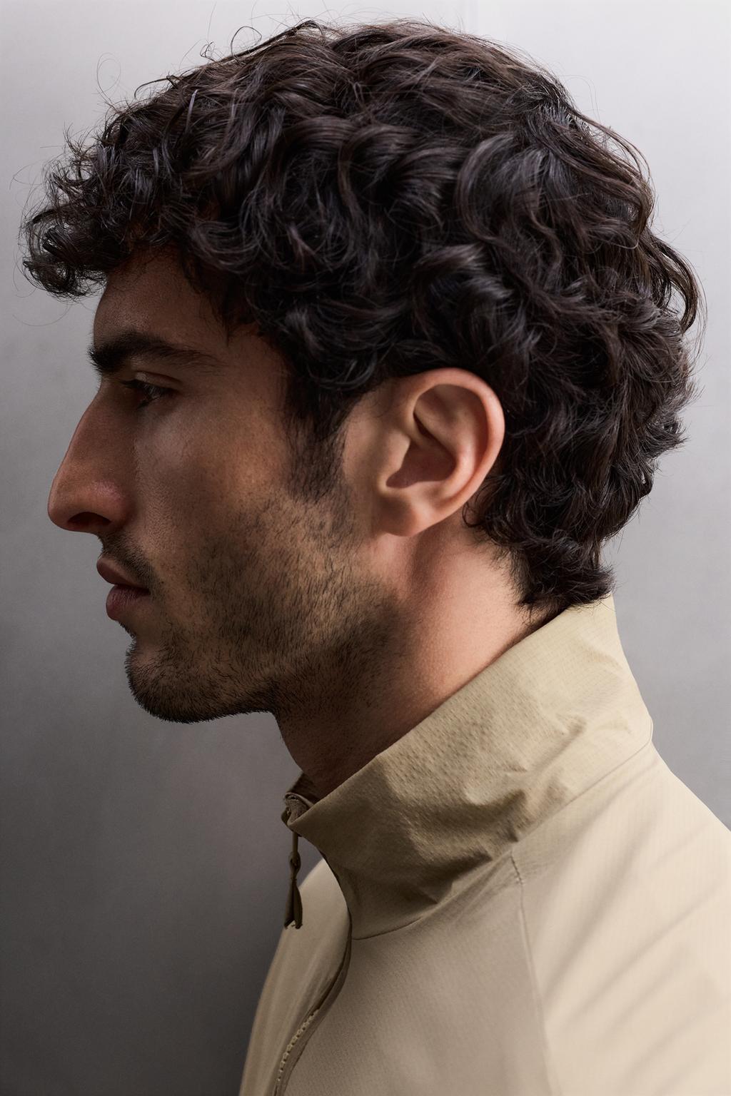 КУРТКА ТРЕНИРОВОЧНАЯ ИЗ ВЫСОКОТЕХНОЛОГИЧНОЙ ТКАНИ