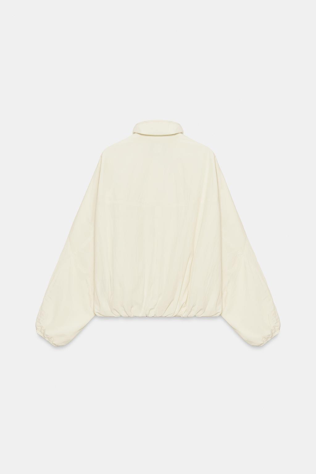 КУРТКА ИЗ НЕЙЛОНА С КАРМАНАМИ