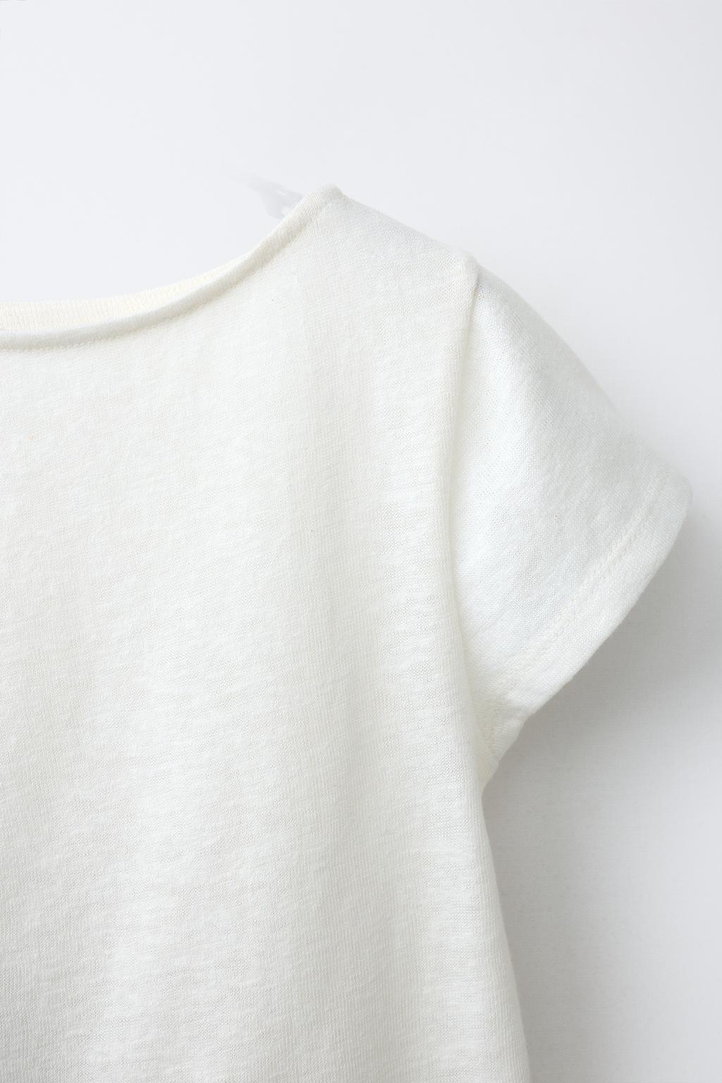 ФУТБОЛКА С ЦВЕТОЧНЫМ ПРИНТОМ И ВЫРЕЗАМИ