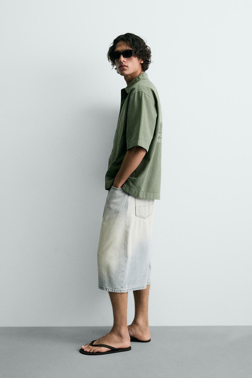 РУБАШКА С КОНТРАСТНЫМ ПРИНТОМ И ЭФФЕКТОМ ПОТЕРТОСТИ