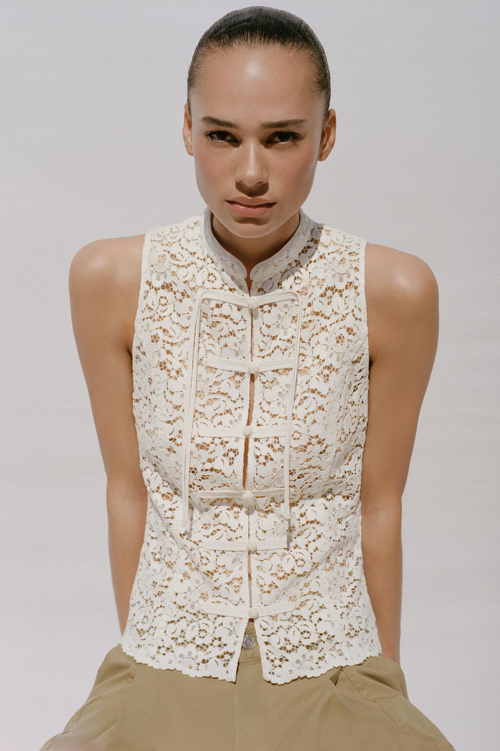 ТОП ИЗ КРУЖЕВА ГИПЮР С НАВЕСНЫМИ ПЕТЛЯМИ