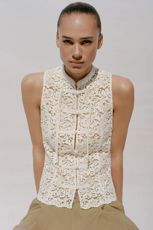 Топ из кружева гипюр с навесными петлями- Заказать в России