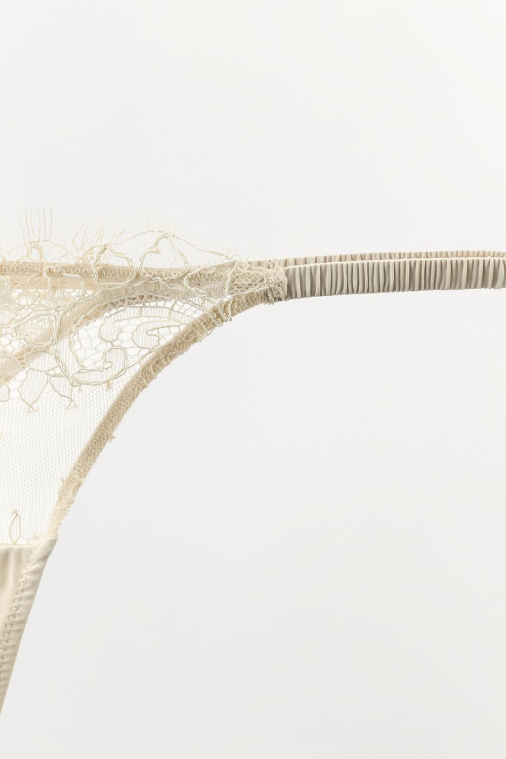 ТРУСЫ ТАНГА С ЦВЕТОЧНЫМ КРУЖЕВОМ