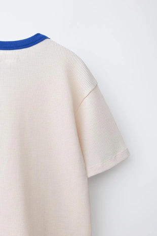 Футболка из рифленого трикотажа с контрастными деталями- Заказать в России