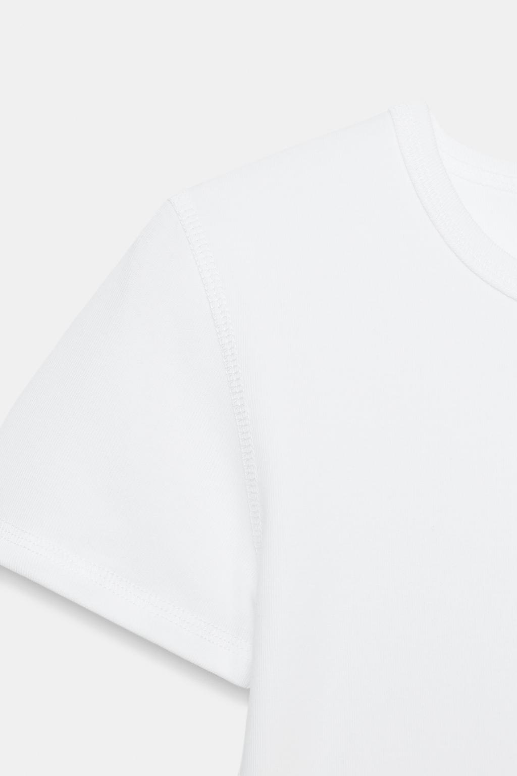 ФУТБОЛКА С НАДПИСЬЮ И КОРОТКИМИ РУКАВАМИ