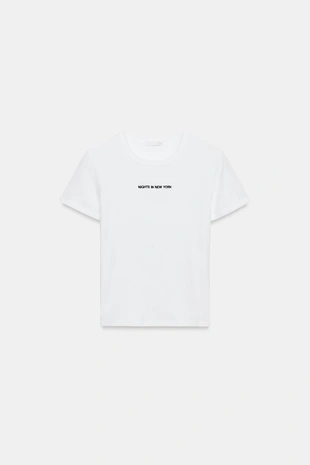 Футболка с надписью и короткими рукавами