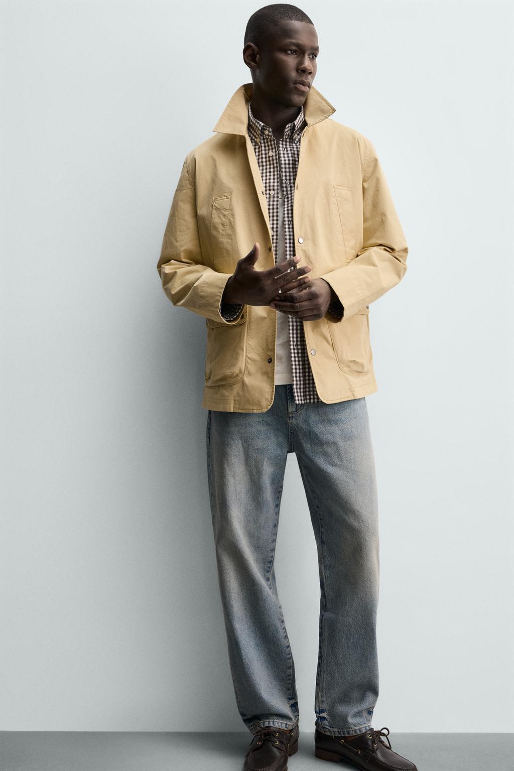 КУРТКА КЛАССИЧЕСКОГО КРОЯ С КАРМАНАМИ