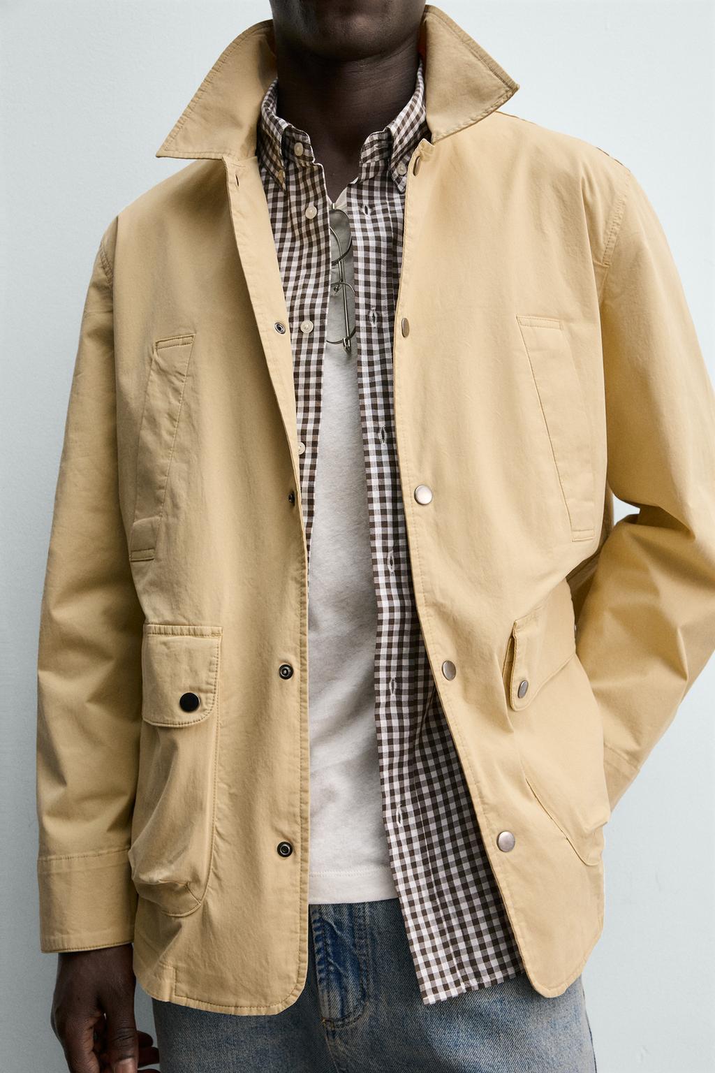 КУРТКА КЛАССИЧЕСКОГО КРОЯ С КАРМАНАМИ