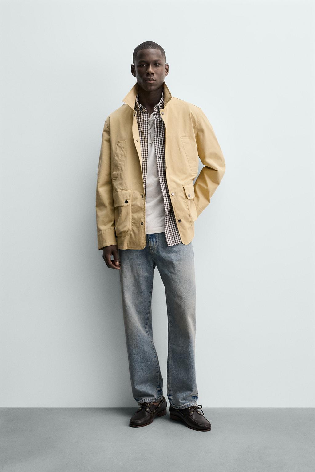 КУРТКА КЛАССИЧЕСКОГО КРОЯ С КАРМАНАМИ