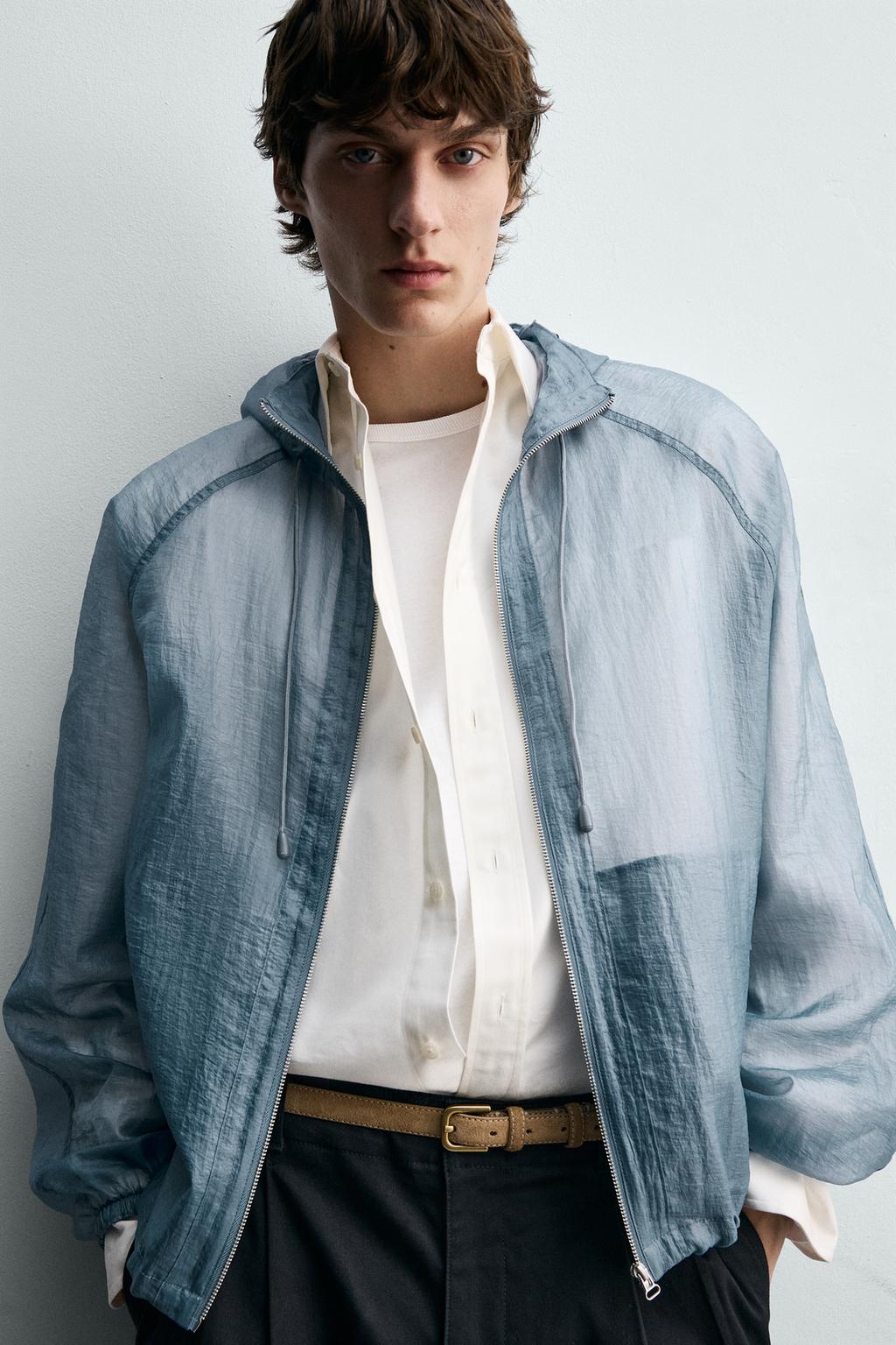 УКОРОЧЕННАЯ КУРТКА ИЗ ЛЕГКОЙ ВЫСОКОТЕХНОЛОГИЧНОЙ ТКАНИ