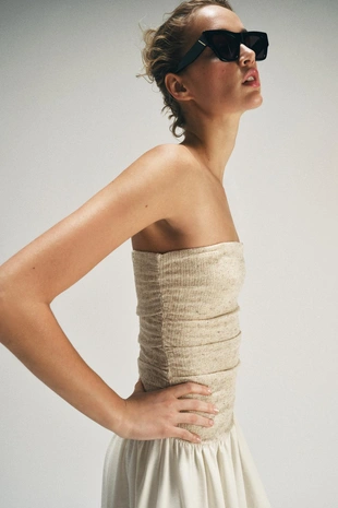 Платье с прямым вырезом- Заказать в России