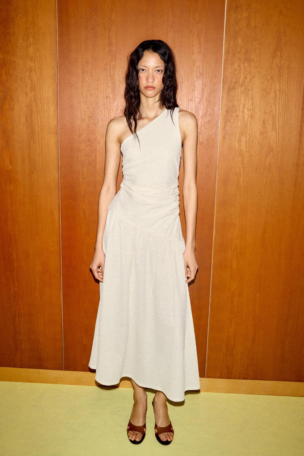 ПЛАТЬЕ АСИММЕТРИЧНОГО КРОЯ С ТЕКСТУРОЙ