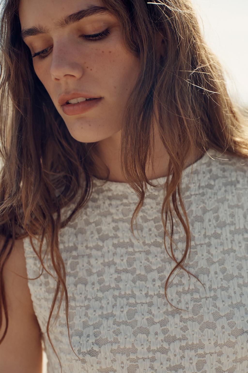 ДЛИННОЕ КРУЖЕВНОЕ ПЛАТЬЕ