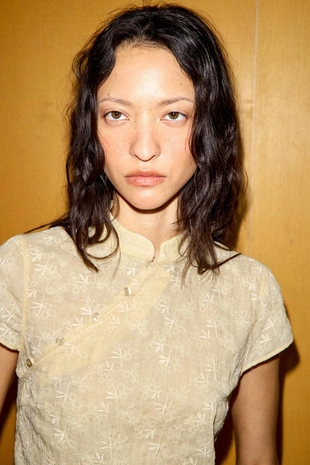 Рубашка с вышивкой и воротником-стойкой- Заказать в России