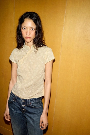 Рубашка с вышивкой и воротником-стойкой- Заказать в России