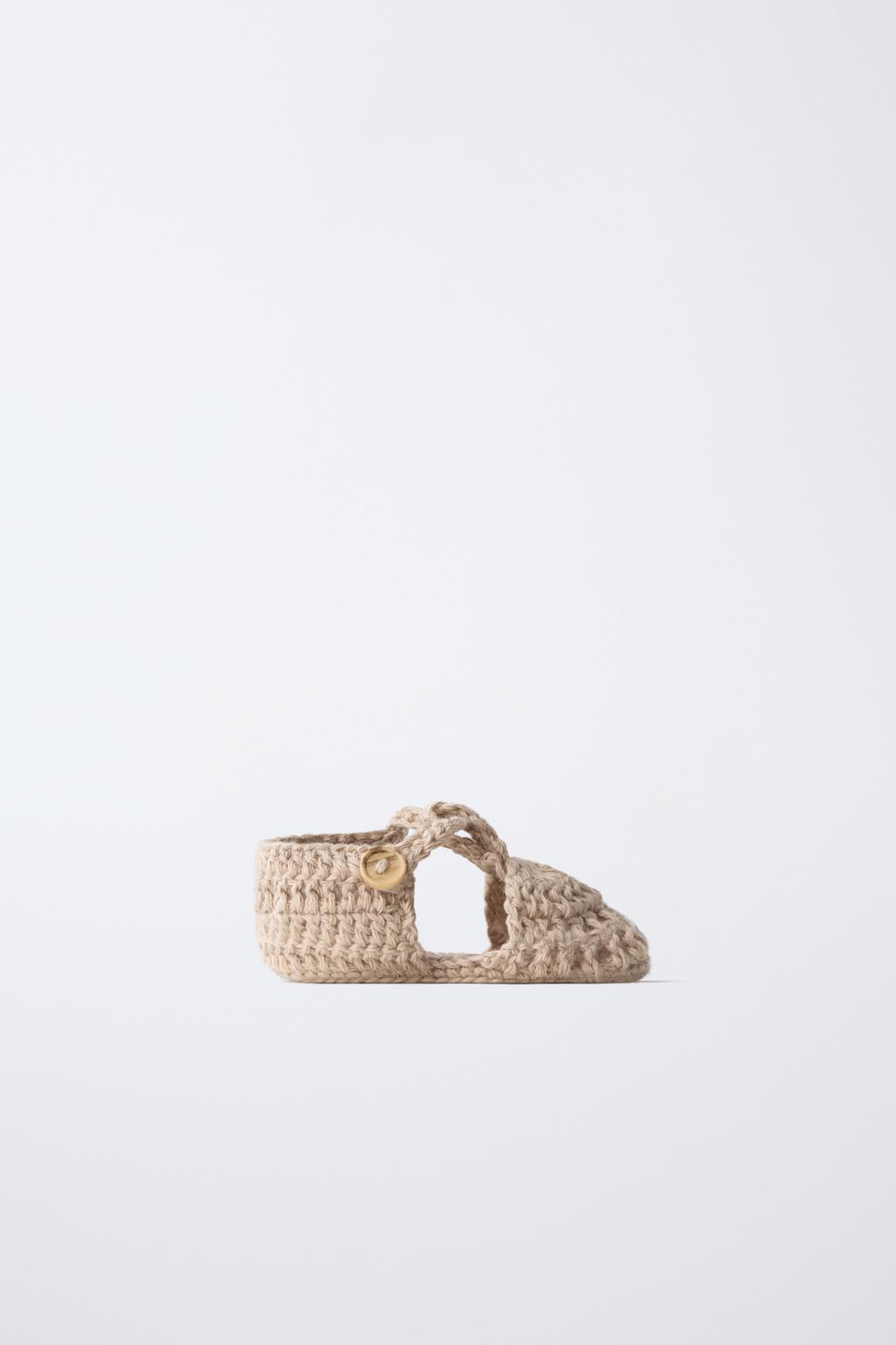 Теплые вязаные ботинки