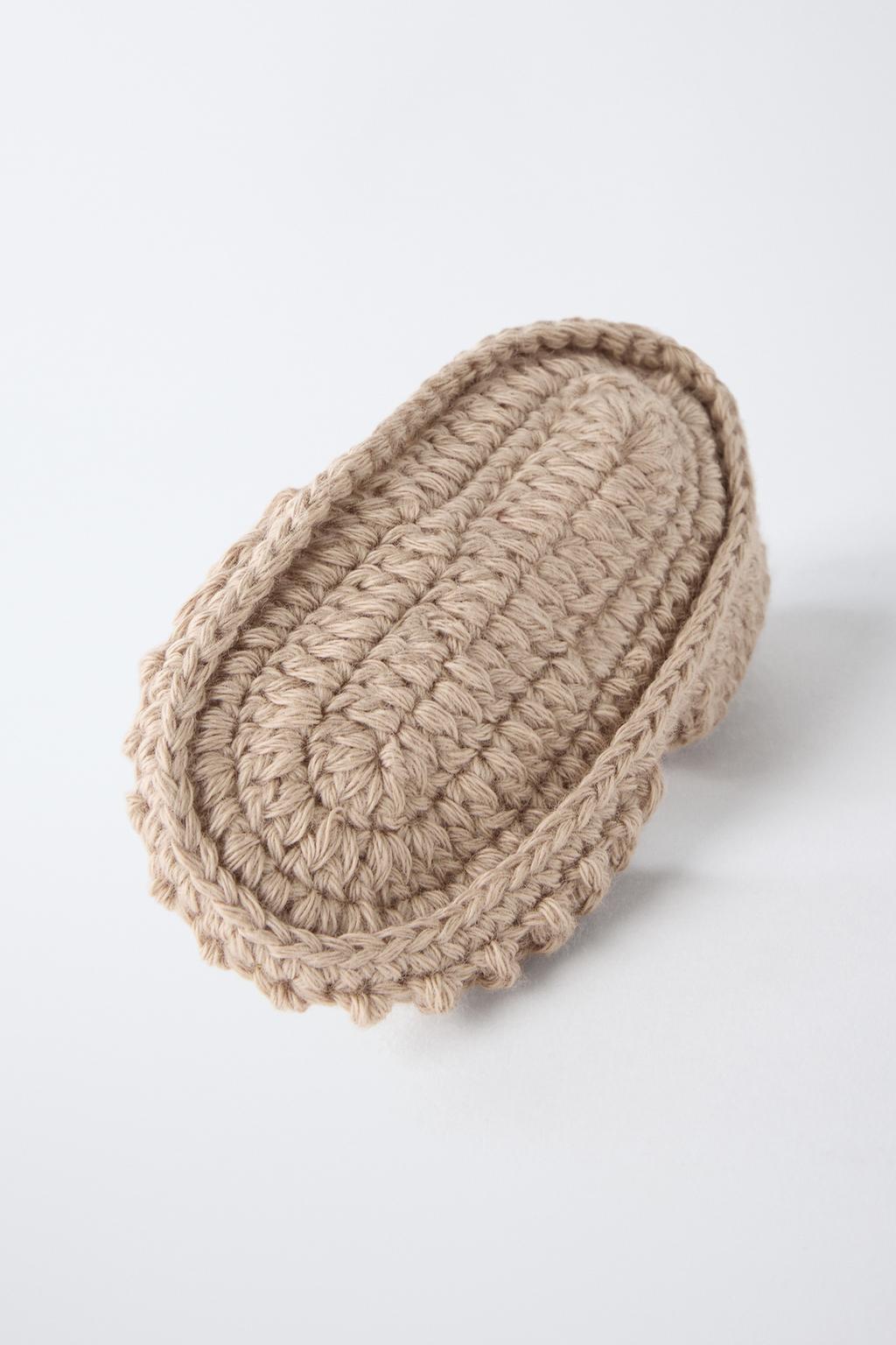 Теплые вязаные ботинки