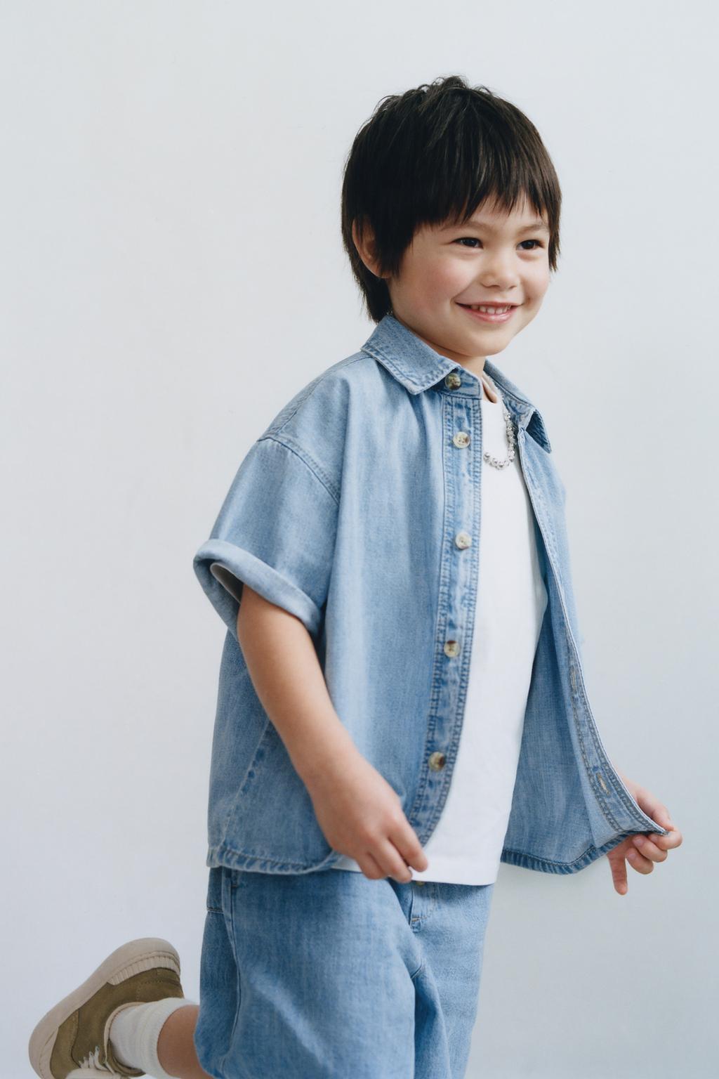 ДЖИНСОВАЯ РУБАШКА С НАШИВКОЙ