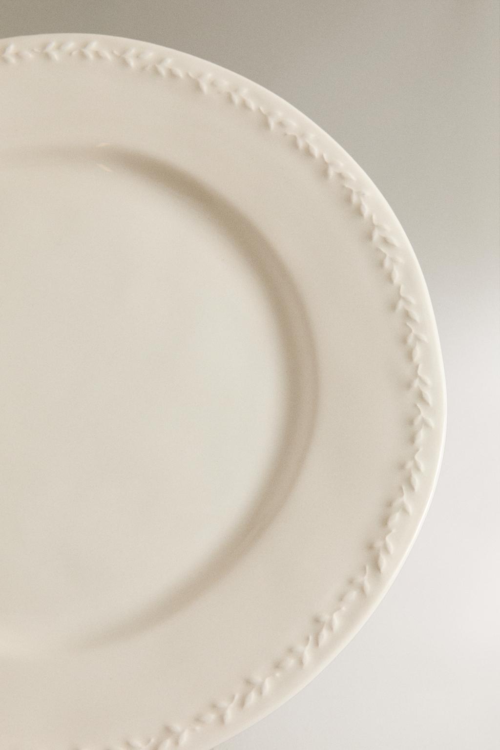 Фарфоровый обеденный тарелка с рельефным краем
