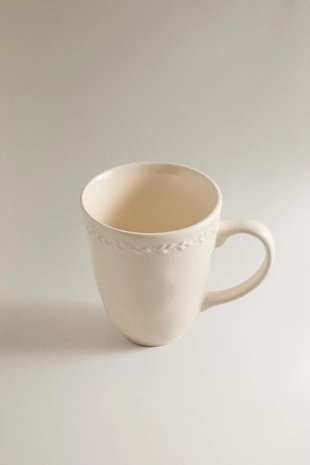 Фаянсовая кружка с узором по краю- Заказать в России