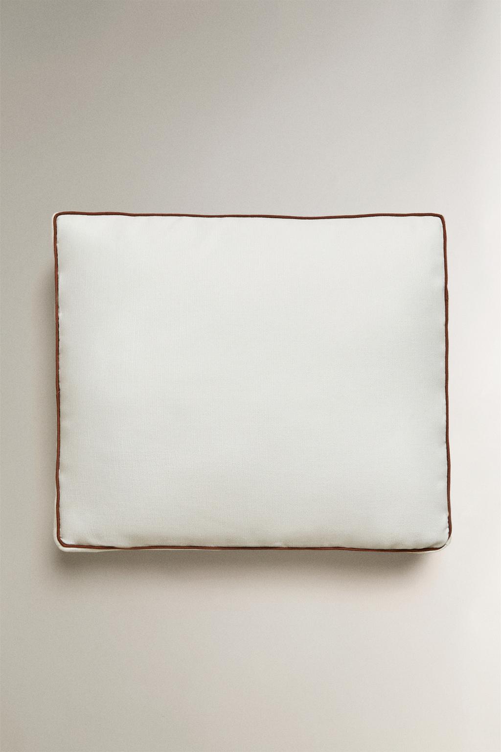 Декоративная подушка для спинки с кантом