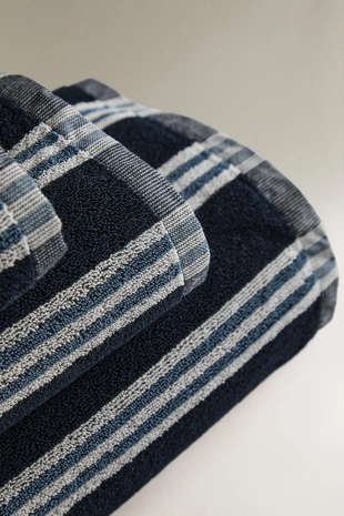 Полотенце для ванны с неровными полосами- Заказать в России