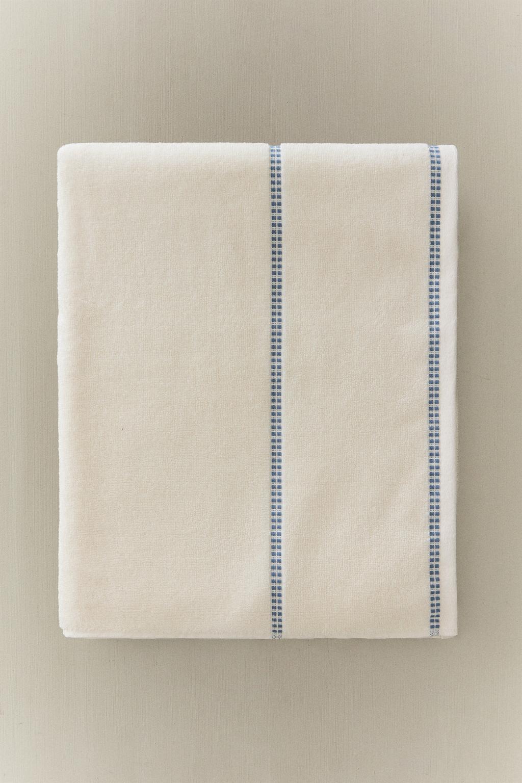 Полотенце для ванны с геометрическим краем